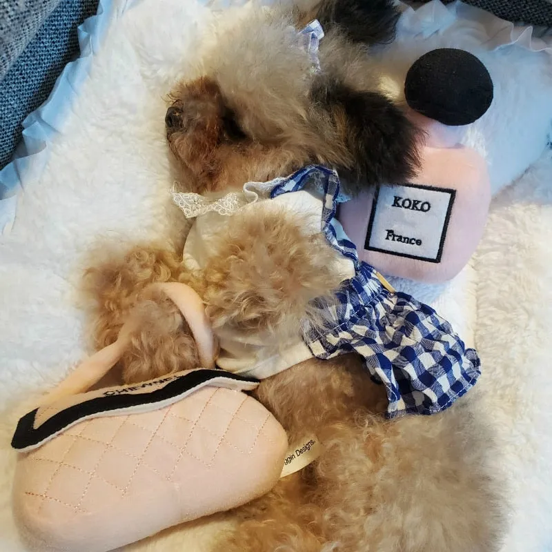 Luxury Pet Toy Embroidery Dogs Toys Pulsh Sound Balls Squeak Toy Creative French Lady Style Plush Puppy Wine Perfume 1pcs