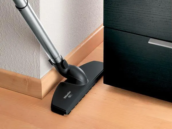 Miele Complete C3 Cat & Dog Canister Vacuum